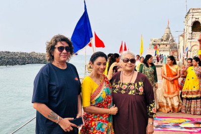 Anupamaa’s Leap Begins with Divine Blessings at Dwarka! Deepa Shahi and Rajan Shahi Lead the Way