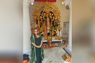 Producer Chitra Vakil Sharma makes her first trip to Kolkata on Durga Puja, calls it colorful and vibrant