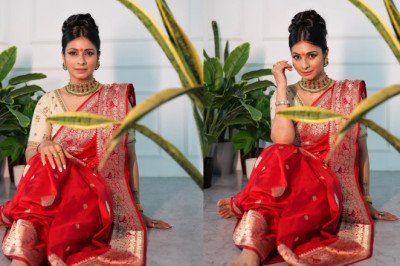 Tanishaa Mukerji slays in her traditional red Bengali saree in latest viral photoshoot, starts her Durga Puja celebration on a special note